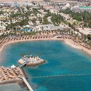 Hostgool Seaside Chalets Mirage Bay Resort & Aqua Park